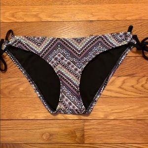 Patterned side tie bikini bottoms